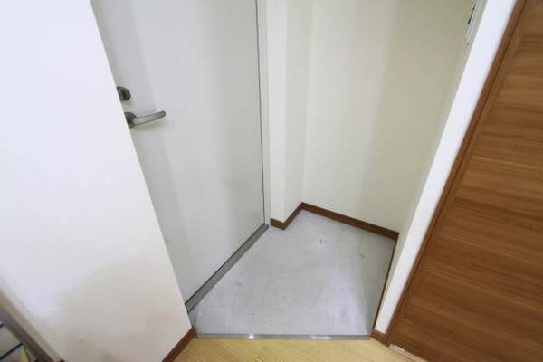 階数により壁紙のデザインが異なります