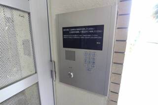 オートロック完備。