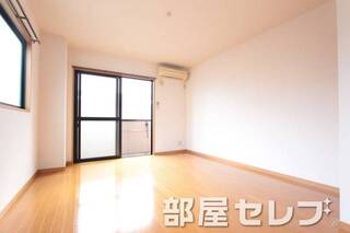 きれいなお部屋で過ごしやすいです。他号室の写真です。