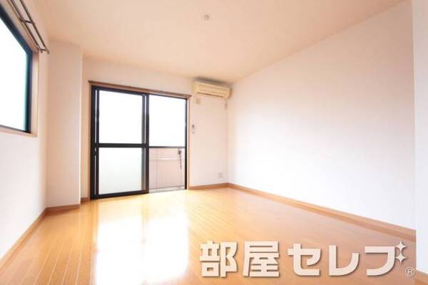 きれいなお部屋で過ごしやすいです。他号室の写真です。