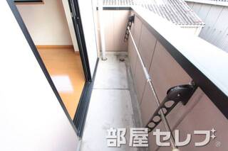 日当たりの良いバルコニーです。他号室の写真です。