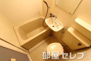 掃除の楽なバスルームです