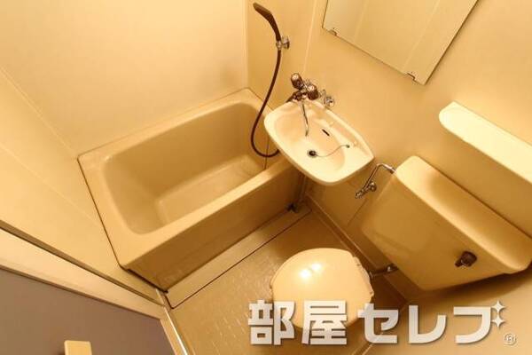 掃除の楽なバスルームです