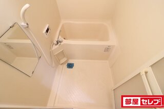 便利な追焚機能付きバスルームです