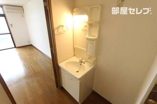 ＊101号室参照