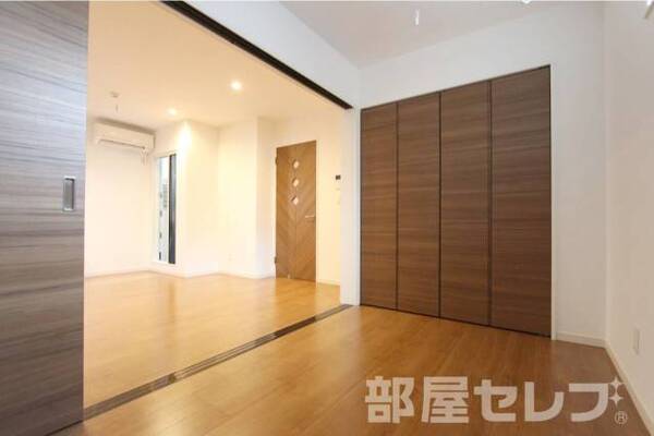 ※202号室の写真を流用しています。