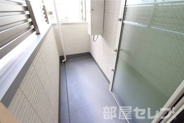 ※202号室の写真を流用しています。