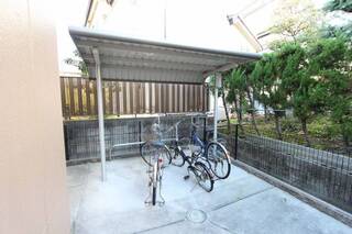 駐輪場も綺麗に整備されております。