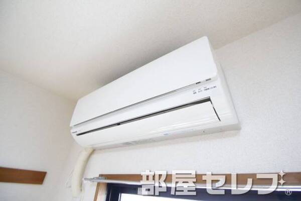 冷暖房エアコン。