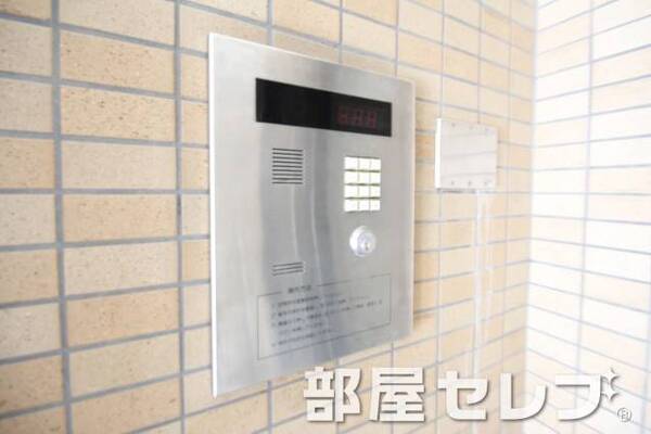 オートロック完備。