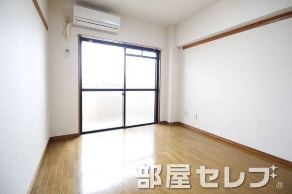 違う角度からの居室。