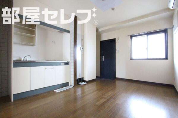 南向きの明るい洋室