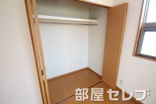 二つのお部屋に二つの収納スペース　イメージ写真