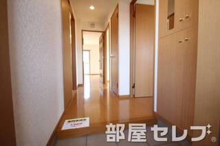 シューズボックス付き玄関　イメージ写真