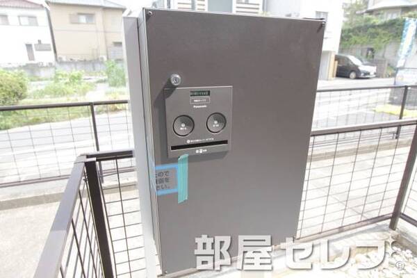 宅配ボックス便利ですよ。