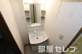 洗髪洗面化粧台。