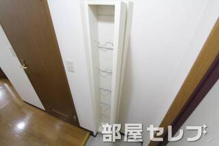 シューズボックス。