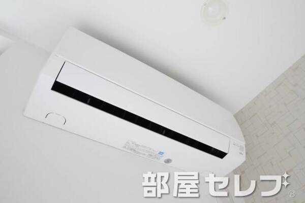 冷暖房エアコン。