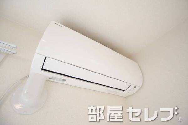冷暖房エアコン。