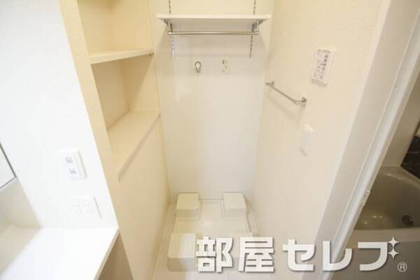 室内洗濯機置き場。