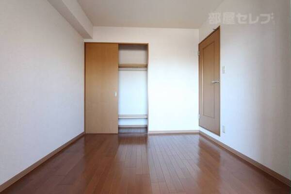 ※401号室内装写真参照