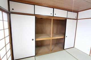 沢山収納できます。　写真は301号室