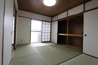 もうひとつの和室です。　写真は301号室