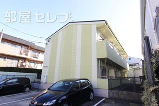 緑色に塗り直された可愛らしい外観です。