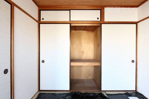 中央和室の押し入れです。