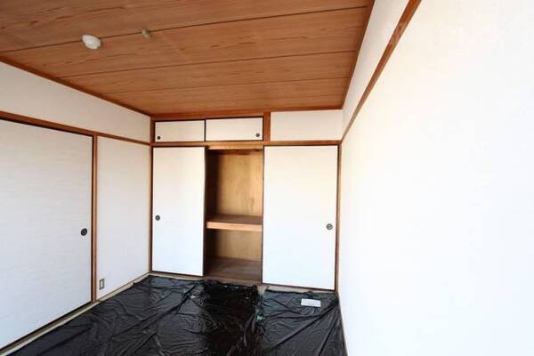 西側　中央の和室です。