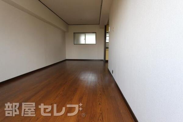 反対から見たリビングです。