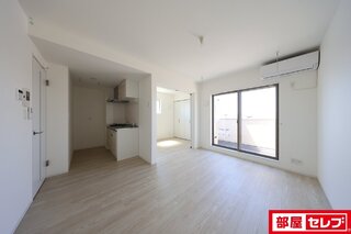 物件詳細(平面図、参考動画、建築確認書など)はQRコードから取得できます