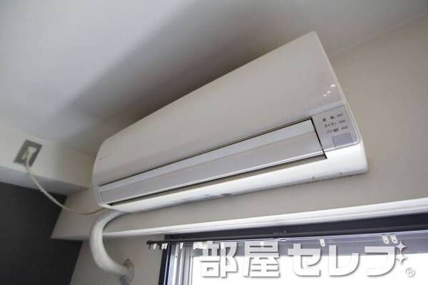 冷暖房エアコン。