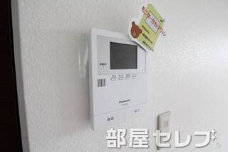 モニター付きで安心ですね。206号室の写真です。