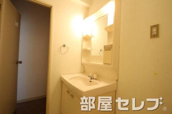 独立洗面化粧台。イメージ写真