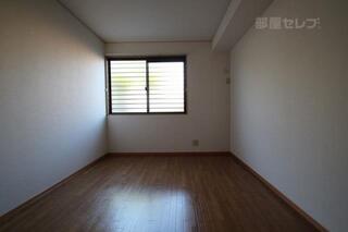 北側の洋室6帖のお部屋です。