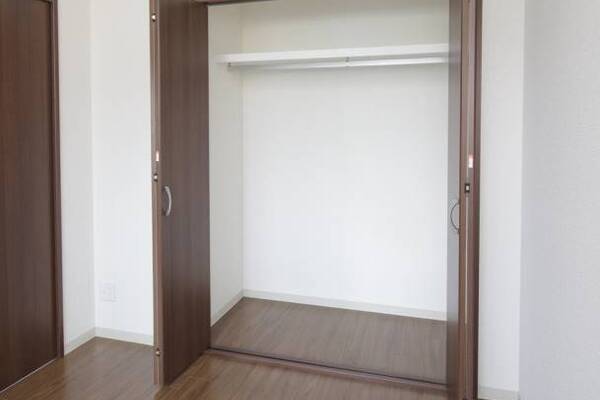 クローゼットも広いです。