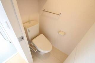 ウォシュレット付きのトイレです。