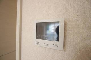 ＴＶモニター付きで来客者を確認できます。