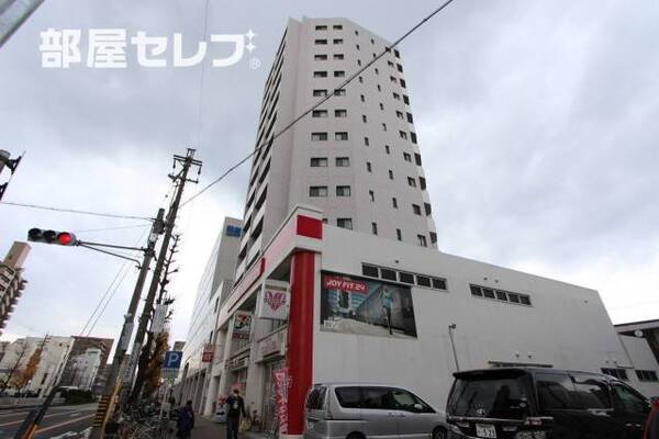 黒川の駅から2分。出て隣がセブンイレブンです