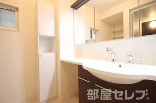 ※他の部屋の写真を流用しているので、建具の色が異なる場合があります。
