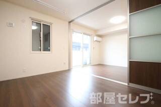 ※他の部屋の写真を流用しているので、建具の色が異なる場合があります。