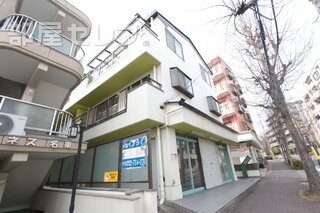 お弁当屋さんが一階にあって便利です。