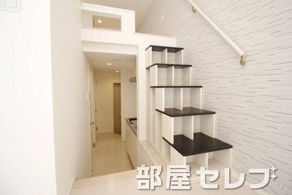 階段収納。