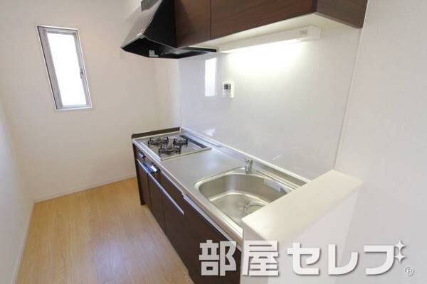 3口コンロ付システムキッチン。（イメージ写真）