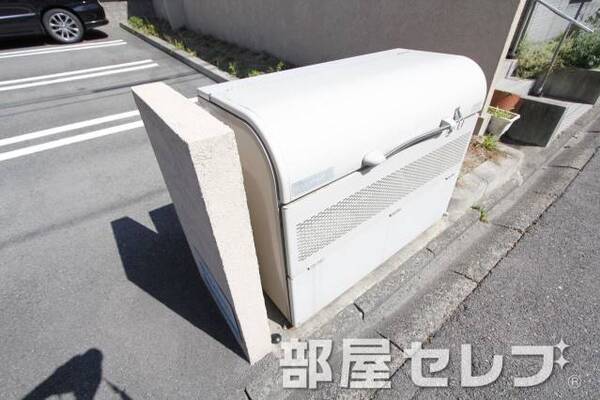 ゴミ置き場。