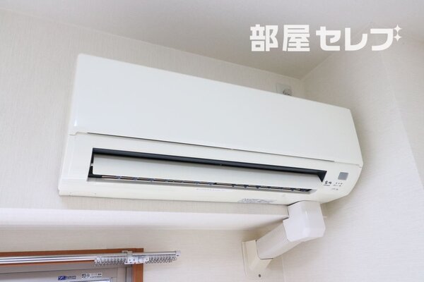高さの調節ができるタイプのシューズボックスです