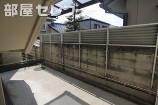 エントラス内に自転車置き場です。