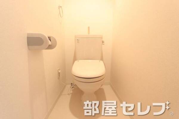 落ち着くトイレで考え事でもいかが。