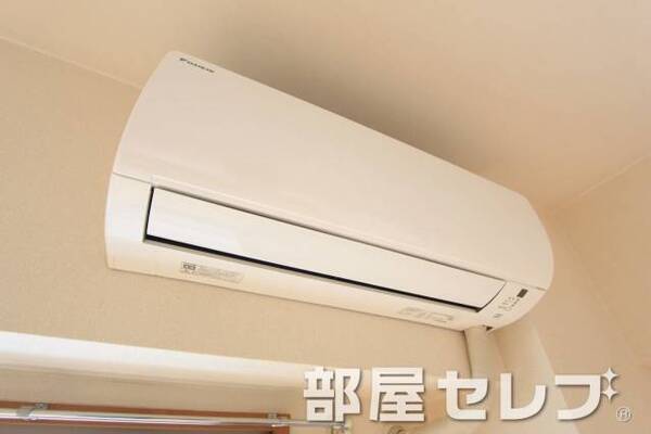 エアコン付きです　夏も冬も快適生活。